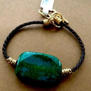 New! Leather bracelet w/cute green stone